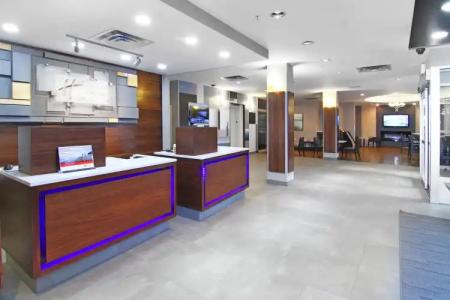 Holiday Inn Express and Suites Calgary, an IHG - 1