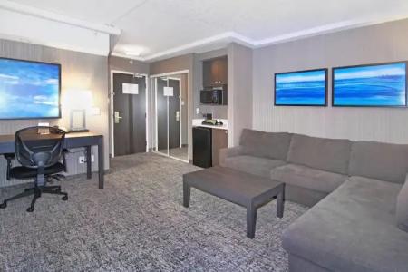 Holiday Inn Express and Suites Calgary, an IHG - 67