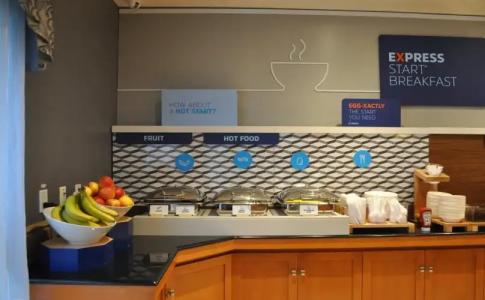 Holiday Inn Express Calgary South, an IHG - 31