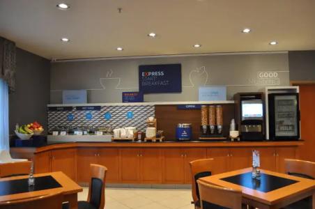 Holiday Inn Express Calgary South, an IHG - 27