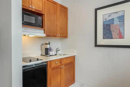 Best Western Plus Suites Downtown Calgary - 34