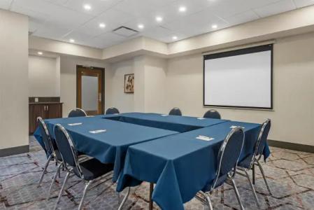 Best Western Plus Suites Downtown Calgary - 15