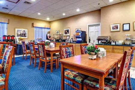 Best Western Plus Suites Downtown Calgary - 23