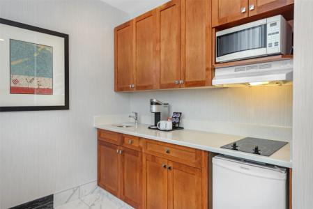 Best Western Plus Suites Downtown Calgary - 32