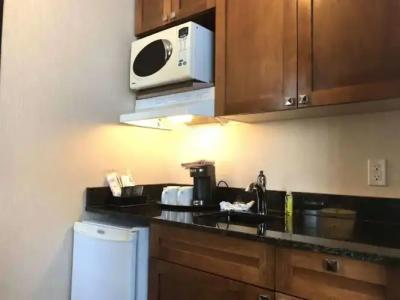 Best Western Plus Suites Downtown Calgary - 44