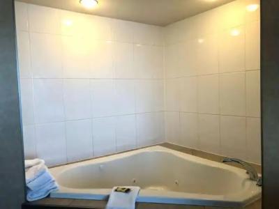 Best Western Plus Suites Downtown Calgary - 12