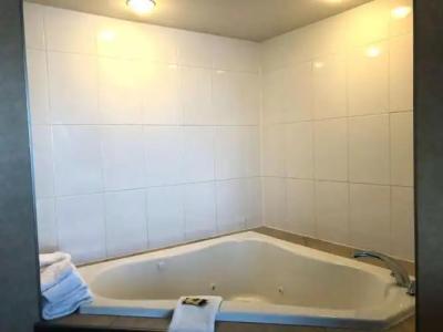 Best Western Plus Suites Downtown Calgary - 80