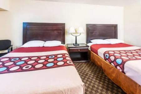 Super 8 by Wyndham Calgary/Airport - 14