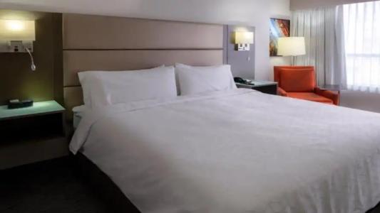 Holiday Inn Express Vancouver-Metrotown (Burnaby) - 3