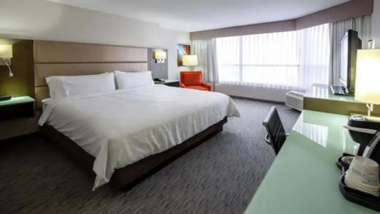 Holiday Inn Express Vancouver-Metrotown (Burnaby) - 2