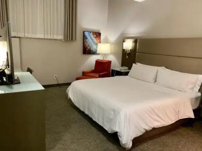 Holiday Inn Express Vancouver-Metrotown (Burnaby) - 6