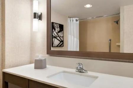 Holiday Inn Express Vancouver-Metrotown (Burnaby) - 43