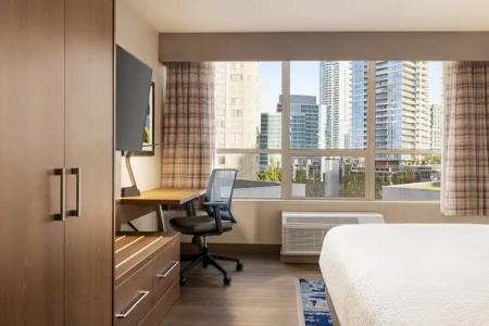 Holiday Inn Express Vancouver-Metrotown (Burnaby) - 57