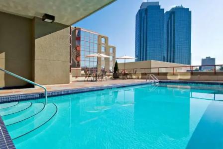 Holiday Inn Express Vancouver-Metrotown (Burnaby) - 12