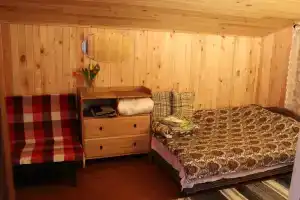 Domik v lesu, raspolozhennyy v zhivopisnom meste na ferme Cottage