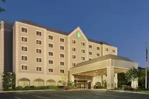 Embassy Suites by Hilton Near the Galleria