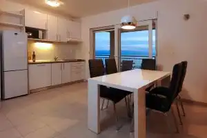 Beachfront Apartments Lara