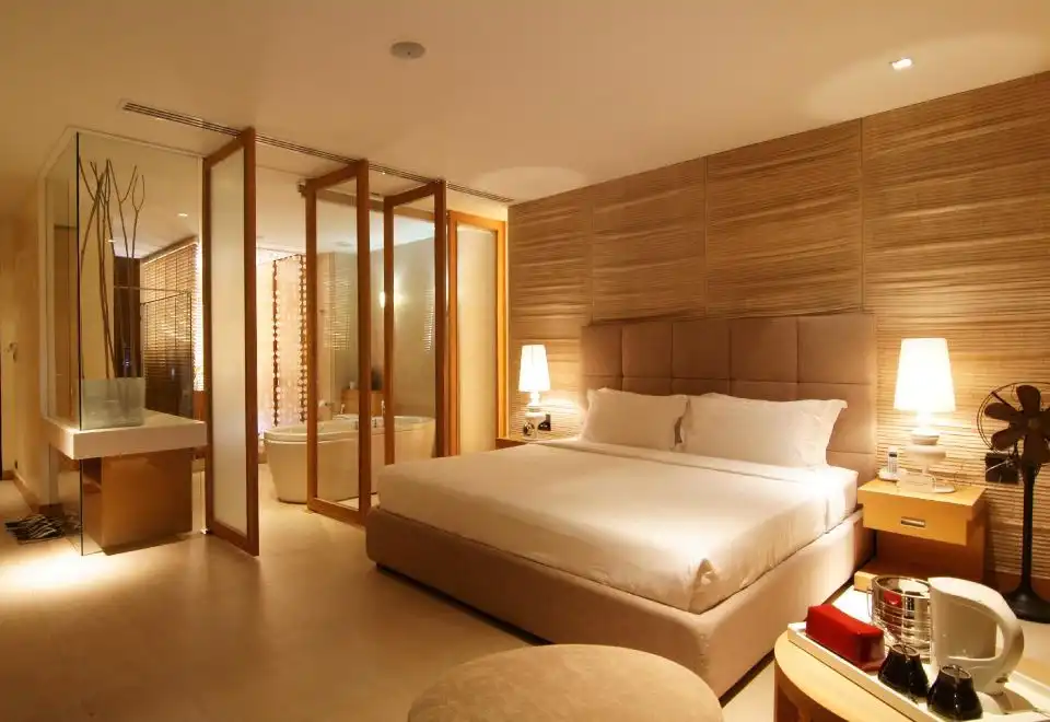Deluxe King Room