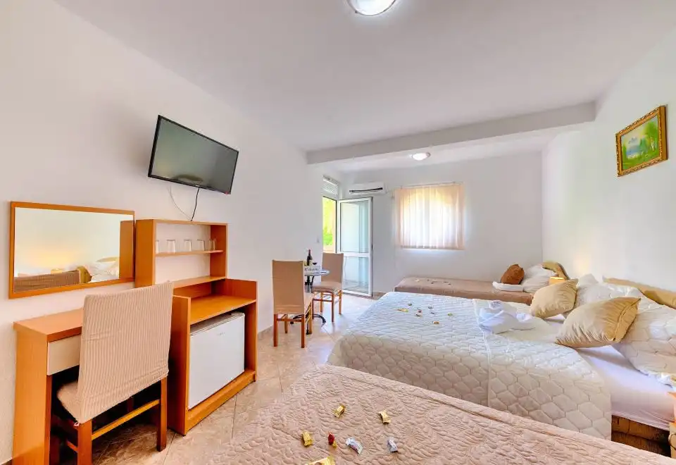 Standard Quadruple Room