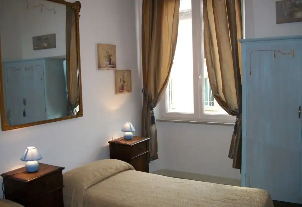 Two Bedroom Apartment LIBERTY Via Gerolamo MIani 1
