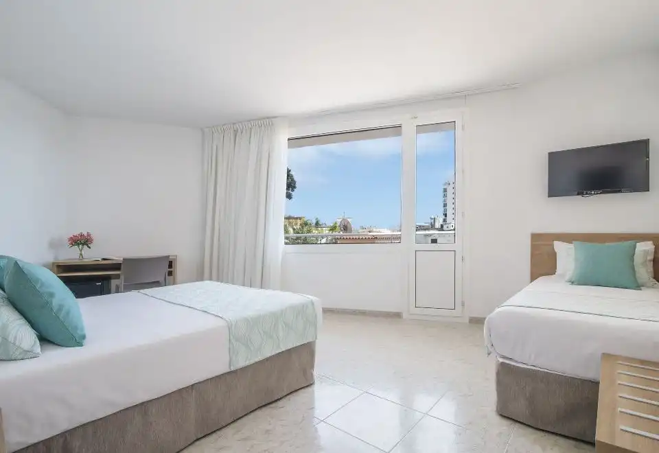 Triple Room With Balcony