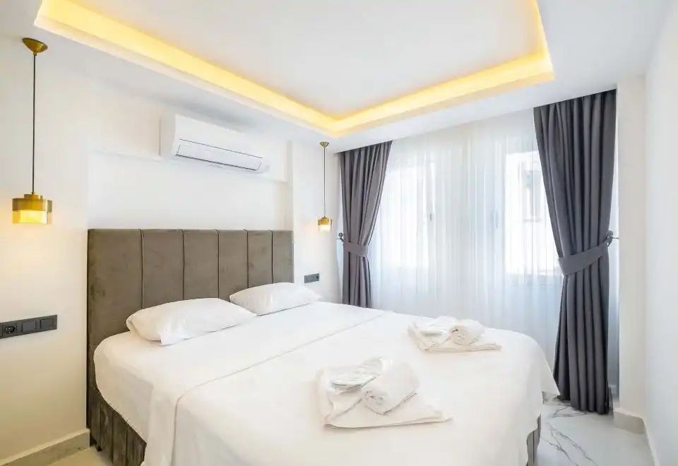 Honeymoon Studio Suite