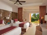 Deluxe Room with Tropical View 1 King bed