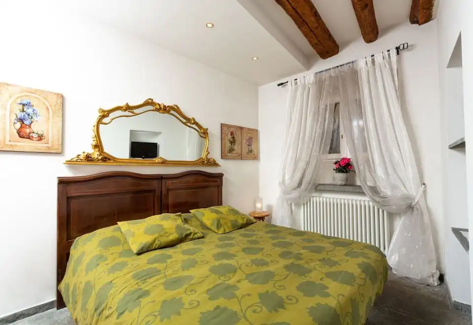 Apartment TAVERNA Via Torquato Tasso 30
