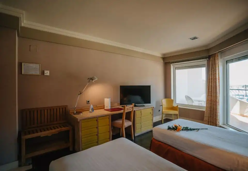Double Room with Partial Sea View