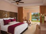 Preferred Club Deluxe Swim Up King Room