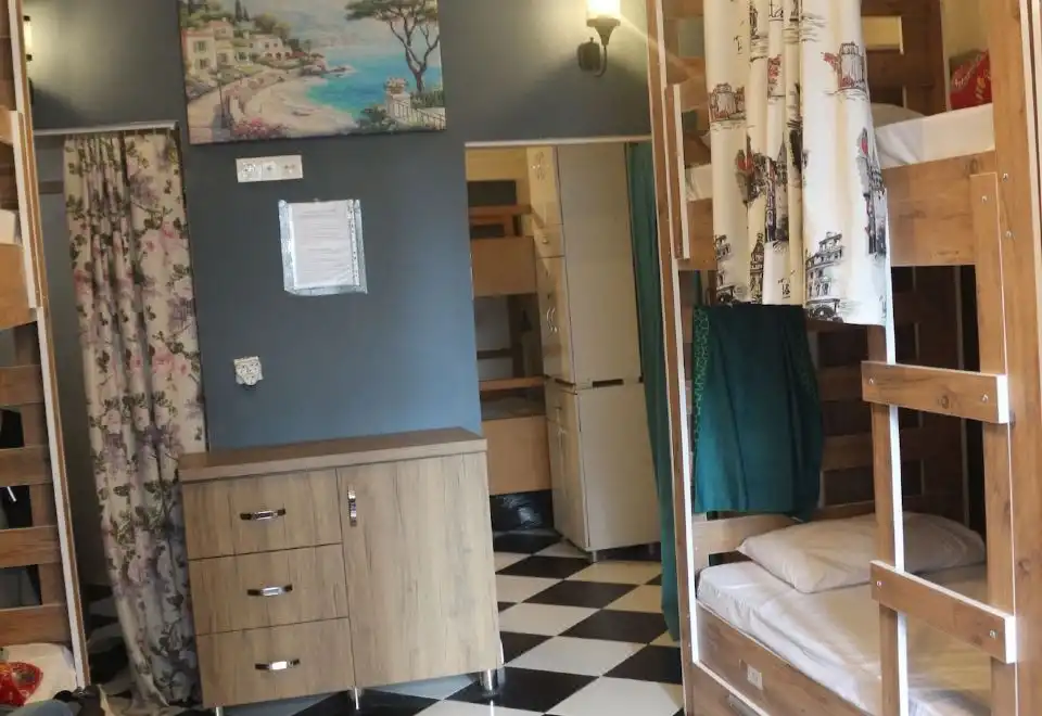 Shared Dormitory, Mixed Dorm (8 Beds)
