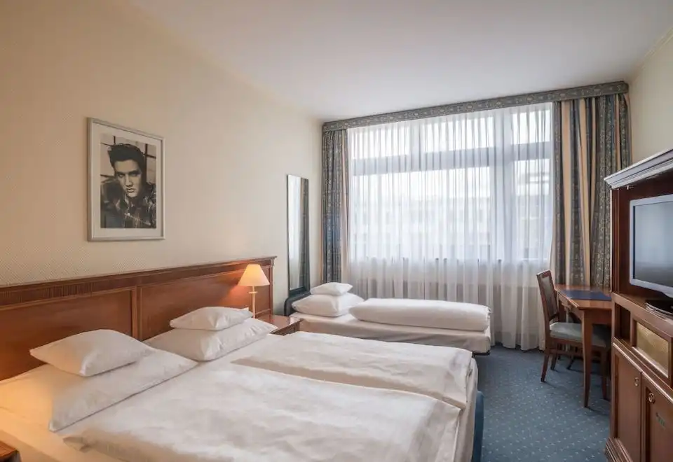 Standard Room with Rollaway Bed, Max.3 Persons