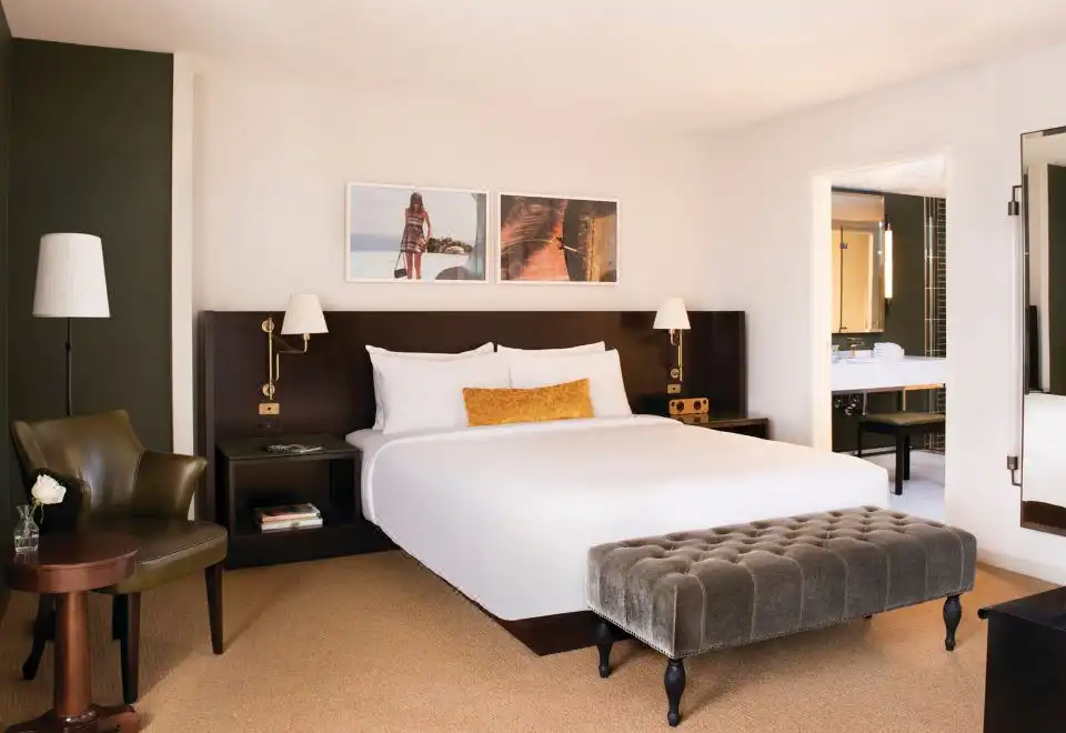 Stay Well Skylark Suite