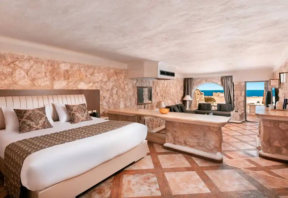 Deluxe Triple Room With Sea View