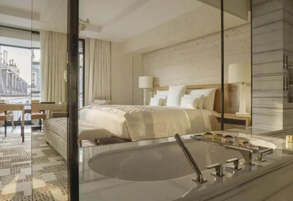 Louvre Deluxe Room