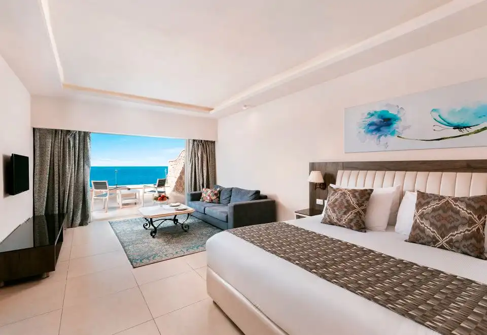 Superior Room With Sea View (2 Adults + 2 Children)