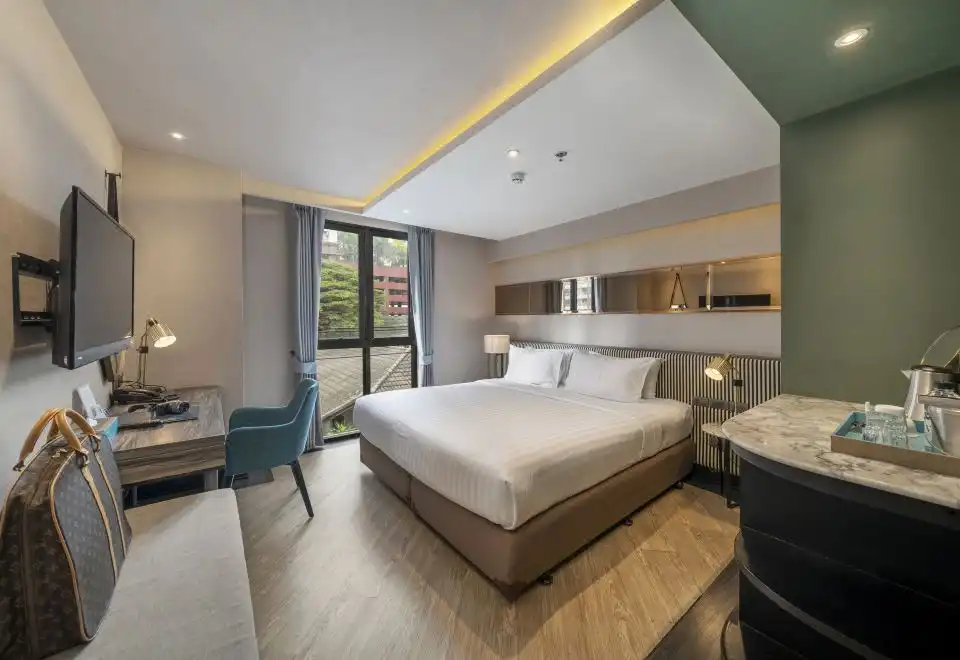 Deluxe King Room