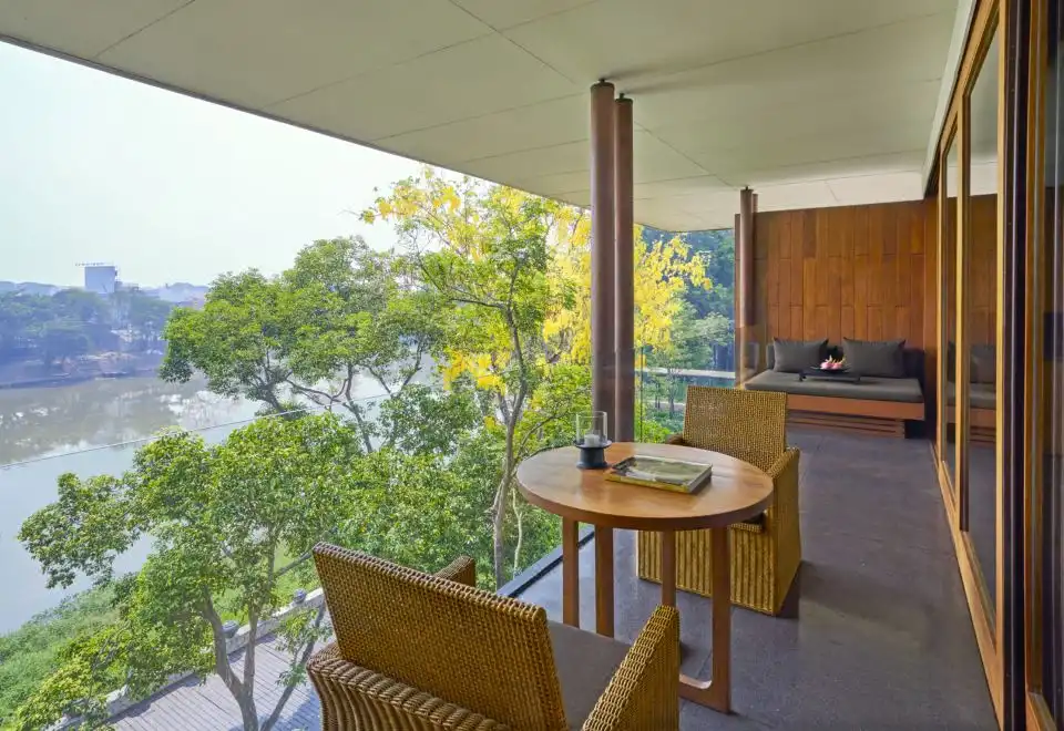 Kasara Riverfront Suite