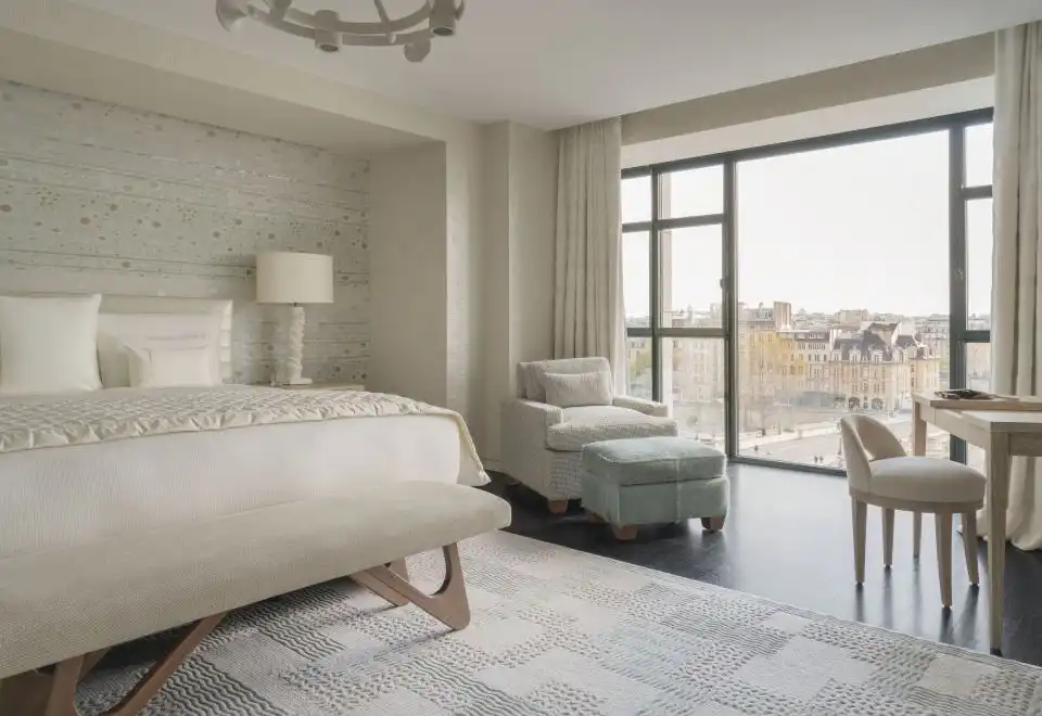Eiffel Suite