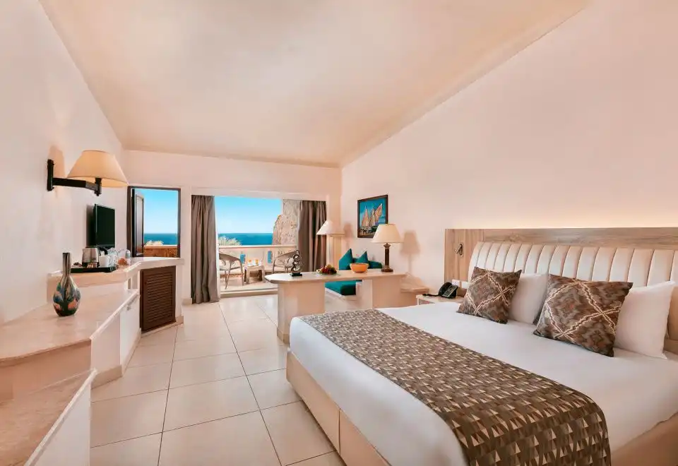 Standard Triple Room With Sea View