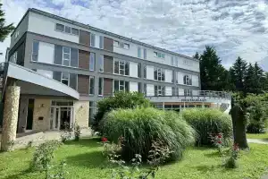 Well Hotel, Harkany