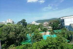 May House Beach, Karon