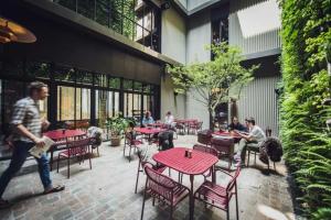 YUST Antwerp, Antwerp