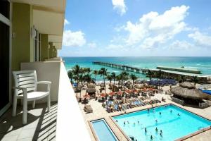 Newport Beachside Hotel & Resort, Sunny Isles Beach