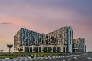 Holiday Inn Dubai Al-Maktoum Airport, Dubai