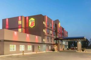 Super 8 by Wyndham Winnipeg East MB, Winnipeg
