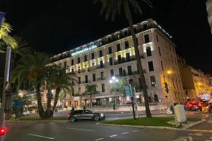 Hotel Colombia, Milan