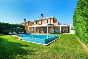 Orange Tree Villas, Sani Beach