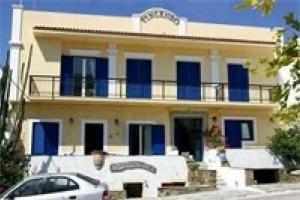 Vincenzo Family Rooms, Tinos Town