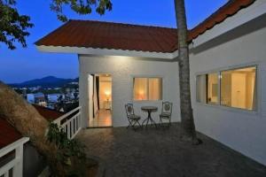 Kata White Villas, Kata
